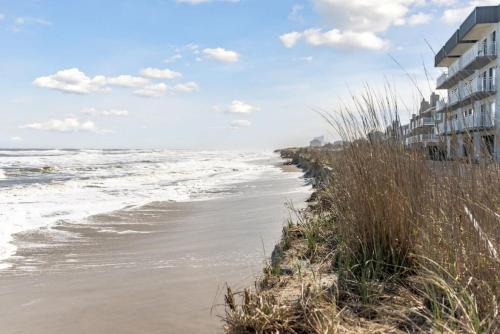 Unit B 2nd fl 2nd fl Hideaway 2 Block to Beach Parking in Brigantine