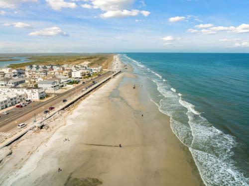 Unit C back lower unit Surfers Hideway Parking Near Lighthouse in Brigantine