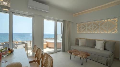 Sfakia Seaside luxury Suites