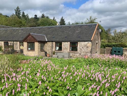 Charming Parlour Cottage at Tinto Retreats near Biggar