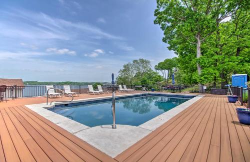 B&B Lake Ozark - Waterfront Condo with Deck - Bring Your Boat! - Bed and Breakfast Lake Ozark