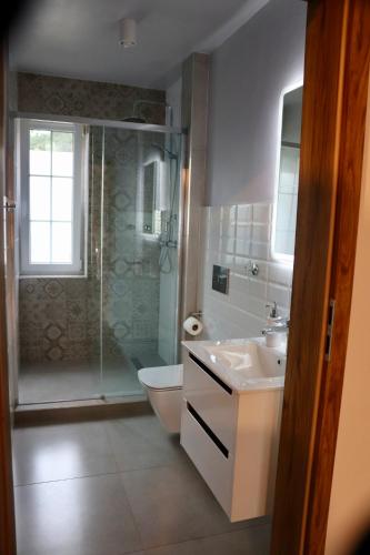 2 bedrooms, 3 beds