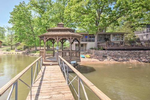 Private Dock Home on Lake of the Ozarks Private Dock Home on Lake of the Ozarks