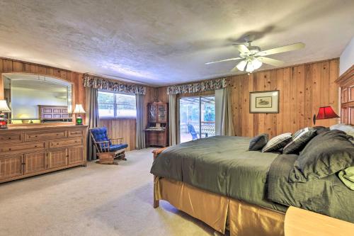 Charming Abode with Dock on the Suwannee River in Bell (FL)