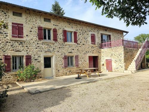 Ancien corps de ferme dans la vallée de la Loire gîte à louer Chassaleuil