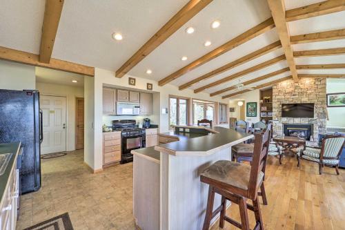 Beech Mountain Home Stunning Views, Near Slopes! in Banner Elk, USA