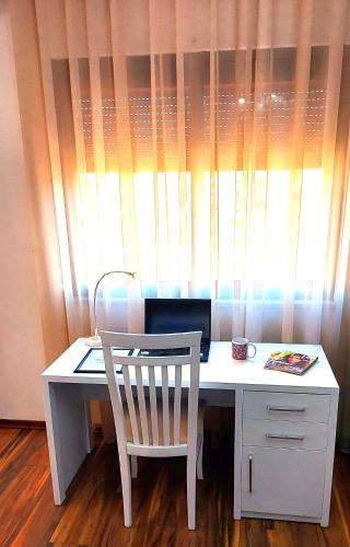 The spacious comfy apartment in the heart of Blloku, Tirana (photo 10)