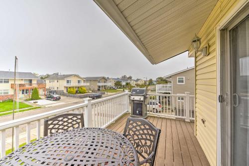 Brigantine Condo with Gas Grill - Walk to Beach! in Brigantine, USA