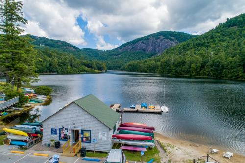 Whispering Woods Retreat in Sapphire, USA
