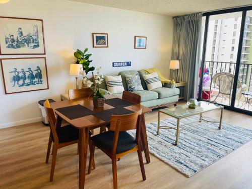 Waikiki Banyan 3411 Ocean View - FREE PARKING detail