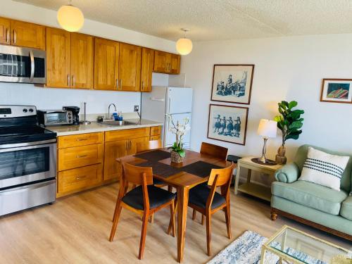 Waikiki Banyan 3411 Ocean View - FREE PARKING - image 11