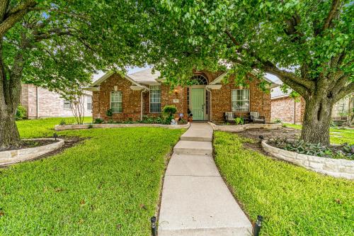 Artful Retreat in Allen Dallas