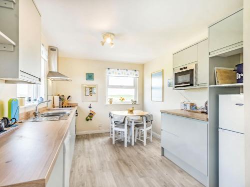 Craws Nest Bungalow - image 14