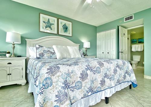 Sunrise Resort 509 in St Pete Beach, USA