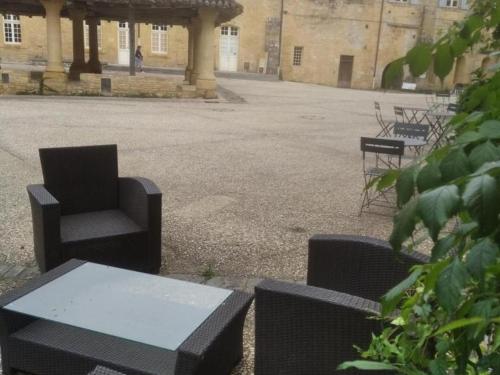Maison confortable avec balcon au cœur de Cadouin, proche de Dordogne et grands sites touristiques - FR-1-616-196 gîte à louer Cadouin