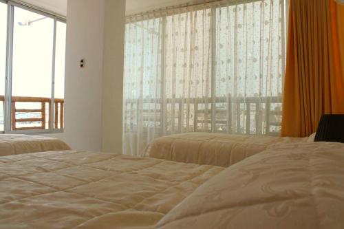 3 twin beds