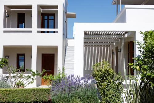 Mikro Livadi Special Lodges - image 4