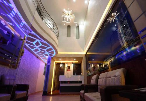 Előcsarnok, Silver Suite Lodge in Joythinagar