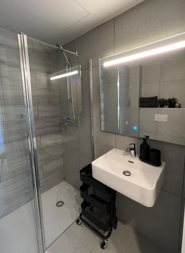 ห้องน้ำ, Topdown Apartments in ออสปิตาเล็ต เดอ โลเบรอกัต
