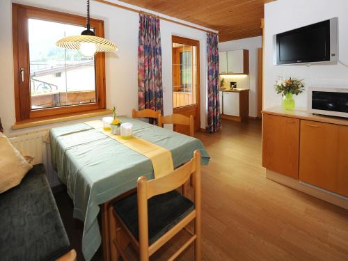 Apart Zimalis - image 4