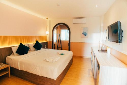 room detail thumbnail 1