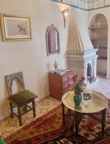 room detail thumbnail 1