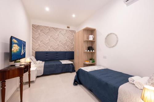 2 twin beds