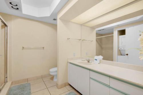 Surfside Resort #1103 by RealJoy Vacations - image 11