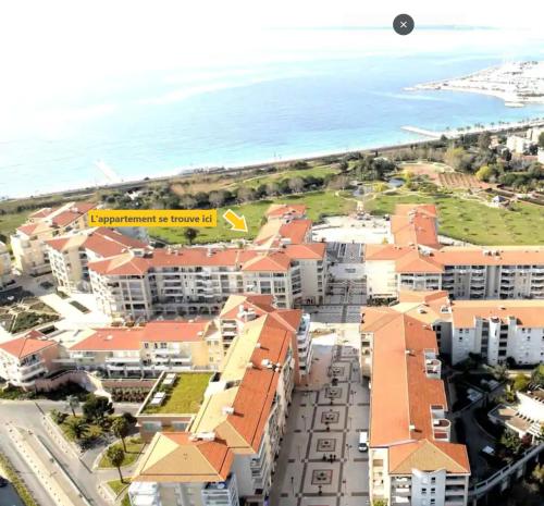 Exterior view, GLORIADALI’ in Avenue de Cannes