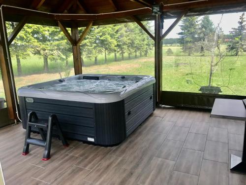 Mátyás Vendégház 3 Rooms Apartment (Matyas Vendeghaz 3 Rooms Apartment) in โซพรอน