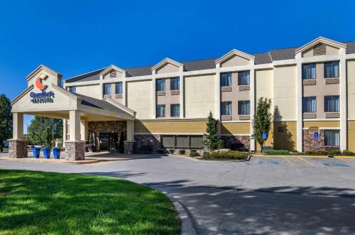 Comfort Inn & Suites Kansas City - Northeast