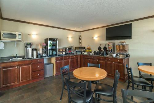 Ételek és italok, Quality Inn & Suites in Vernon