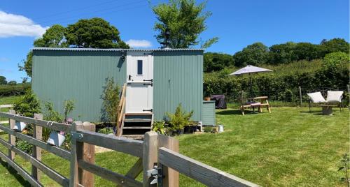 The Orchard Shepherds Hut - Hotel - Axminster