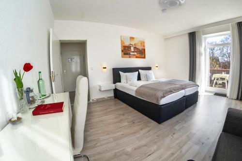 Deluxe Double Room with Shower