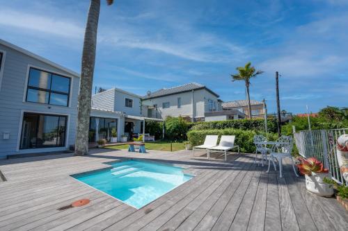 Piscina, The Lookout Guest House in Puero Alfred