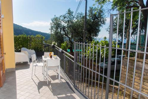 Triple Room with Balcony image 1