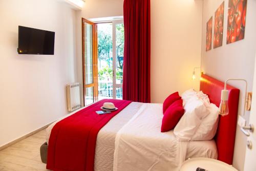Triple Room with Balcony image 8