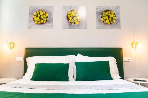 Quadruple Room with Garden View image 5