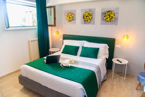 Quadruple Room with Garden View image 6