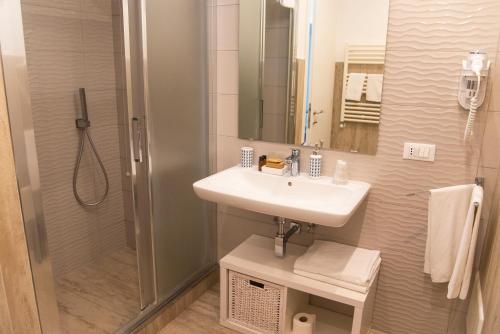 Quadruple Room with Garden View image 1