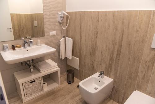 Quadruple Room with Garden View image 2