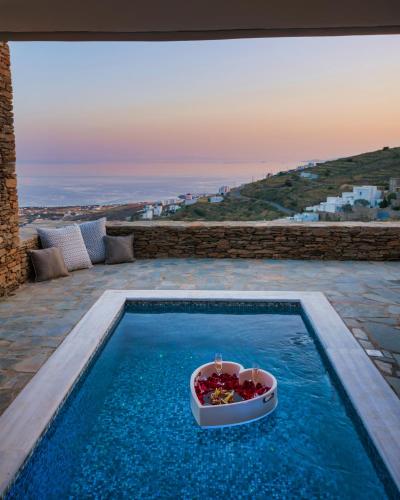 Skats, Aeolis Tinos Suites in Tinos