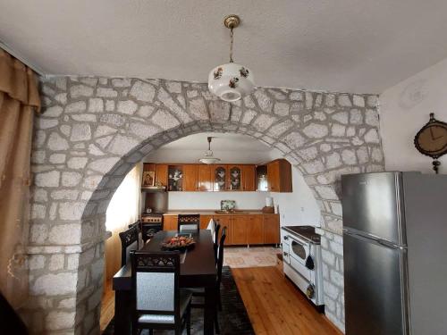 virtuve, Prespa`s Balcony Guesthouse in Tušemišta