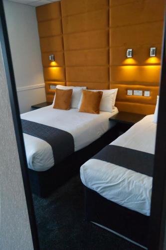 Superior Triple Room with Sea View image 4