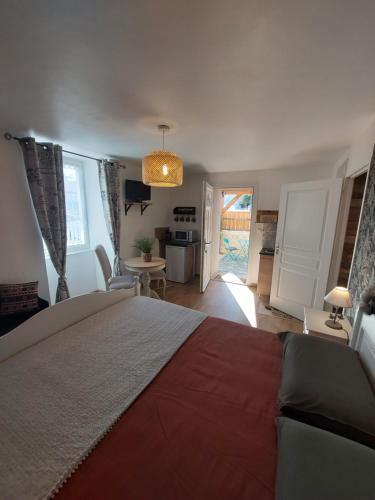 Les Petits Jardins de Cisse Chambre de Charme in Vouille