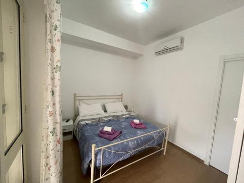 1 queen bed, 1 twin bed