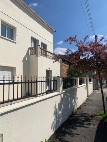 Villa Tenjin chambre 2 - Chambre d'hôtes - Bondy