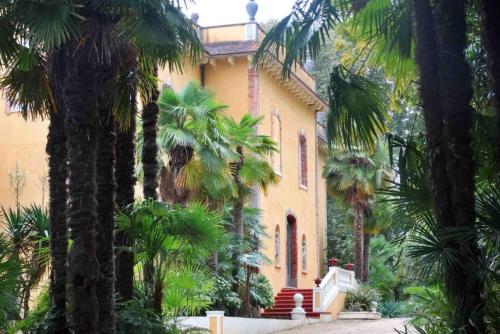 Château de Larunque, 15 p, piscine jacuzzi tennis - plages 30 mn