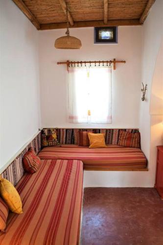 Το κάτω σπίτι της Μαριάνθης gîte à louer Mármara