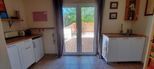 Kitchen, Rural Peace in the Algarve - Private Room with kitchenette and bathroom in Paderne